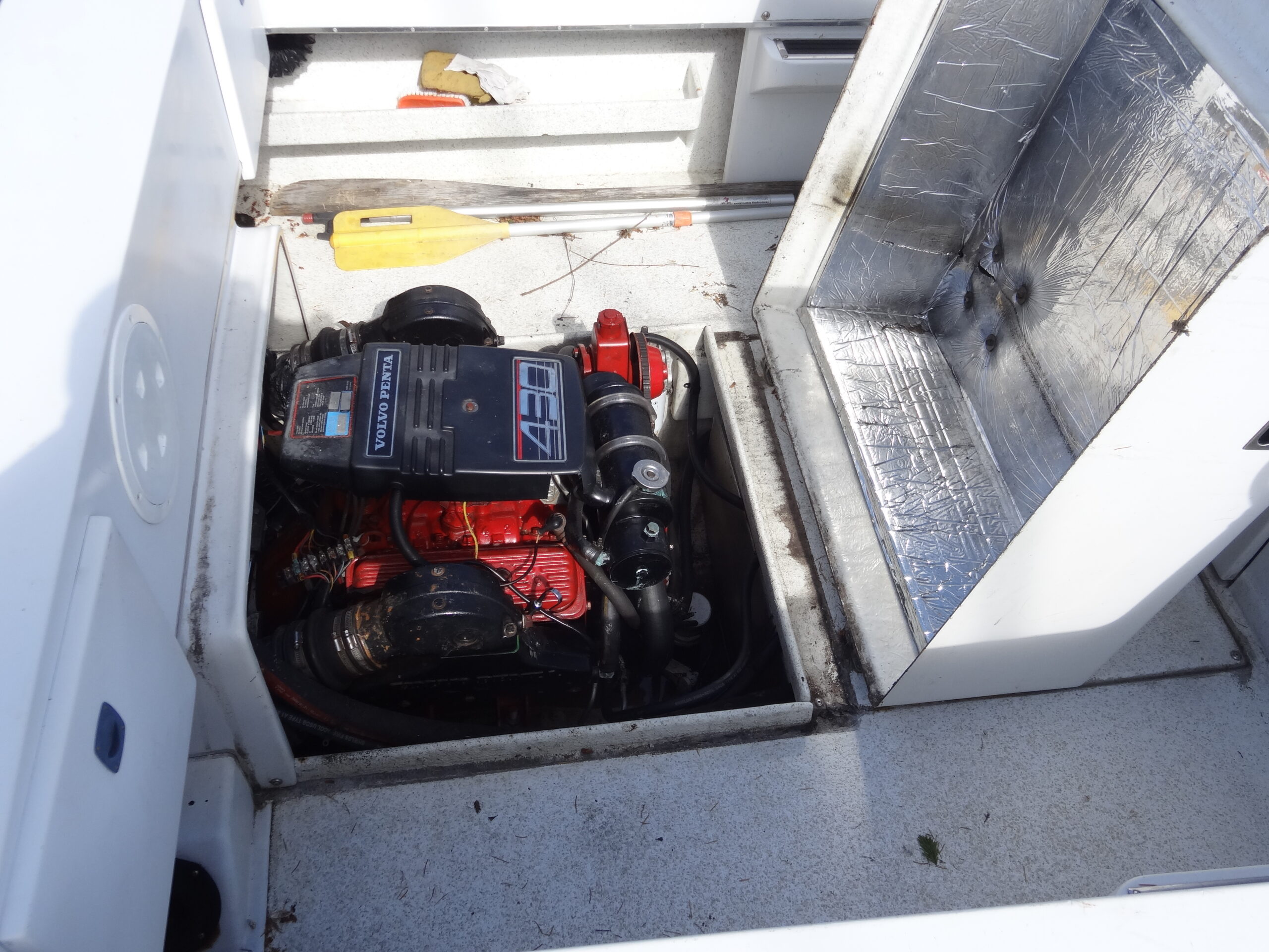 SeaSport engine compartment with Volvo Penta