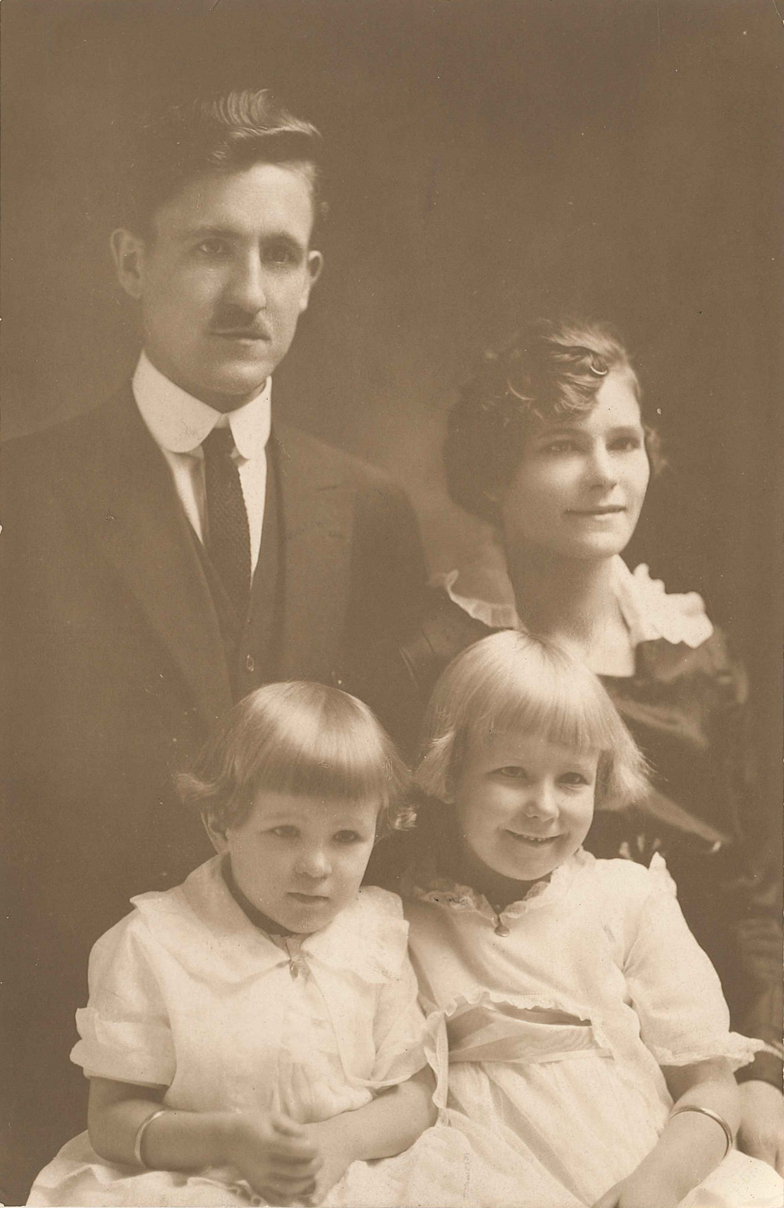 Carl and Hilda; Elin and Martha, Chicago 1919